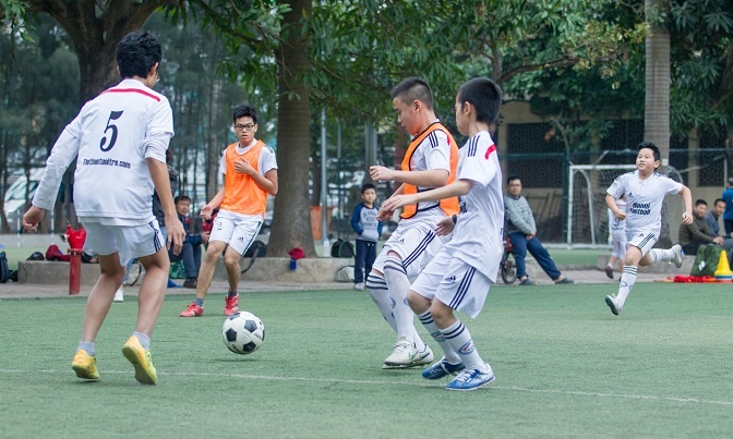Hướng dẫn đá bóng bằng lòng bàn chân