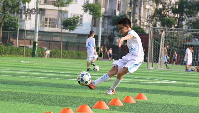 Hướng dẫn đá bóng bằng lòng bàn chân