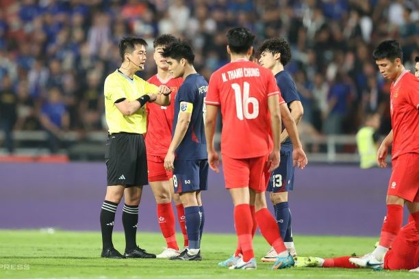 Khám Phá Luật Bóng Đá Chuẩn FIFA Và Vai Trò Quan Trọng Của Trọng Tài