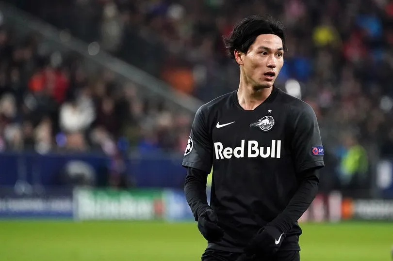 Takumi Minamino Là Ai? Tiền Vệ Tài Năng Và Nổi Tiếng Người Nhật Bản