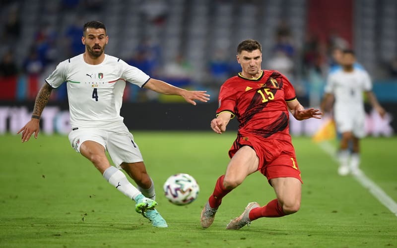 Hậu Vệ Cánh Là Gì? Vai Trò Của Hậu Vệ Cánh Bóng Đá Khi Thi Đấu